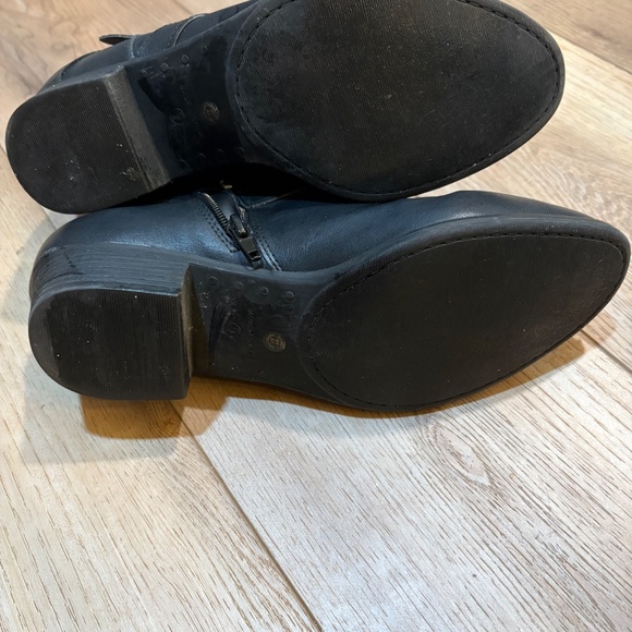 ANA zippered half boot black size 9M - Picture 4 of 4